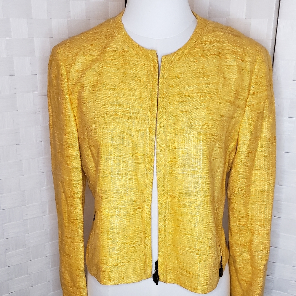 AKRIS PUNTO 100% Raw silk yellow blazer. S…